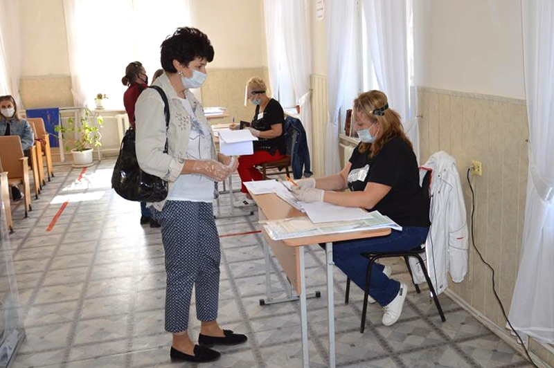 В Семикаракорске началось голосование по выборам депутатов Государственной думы VIII созыва и депутатов городского Собрания