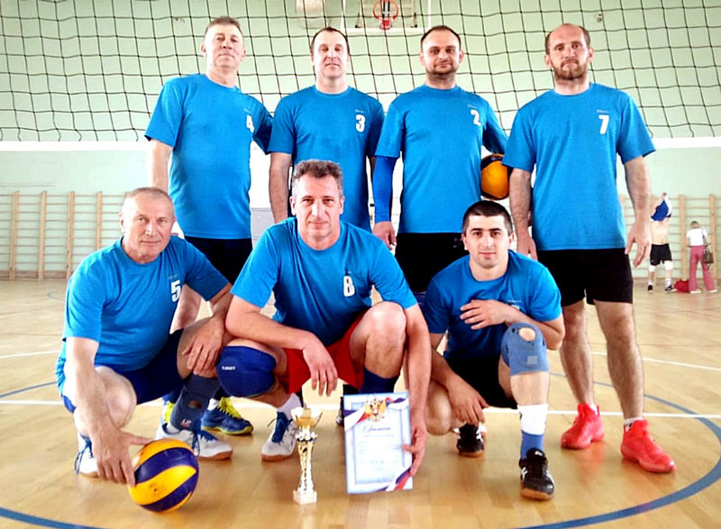 Семикаракорские волейболисты - победители межрайонного турнира