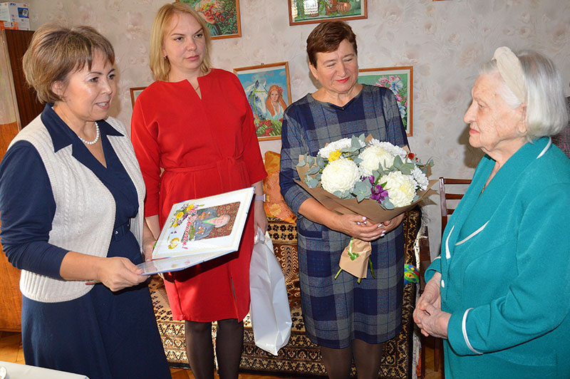 Поздравление со 100-летним юбилеем Зои Алексеевны Кулаковой