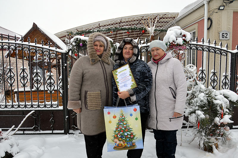 Наградили победителей смотра-конкурса «Новогодний Семикаракорск - 2023»