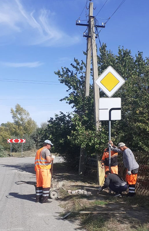 Новые дорожные знаки установлены в мкр. Плодопитомнический