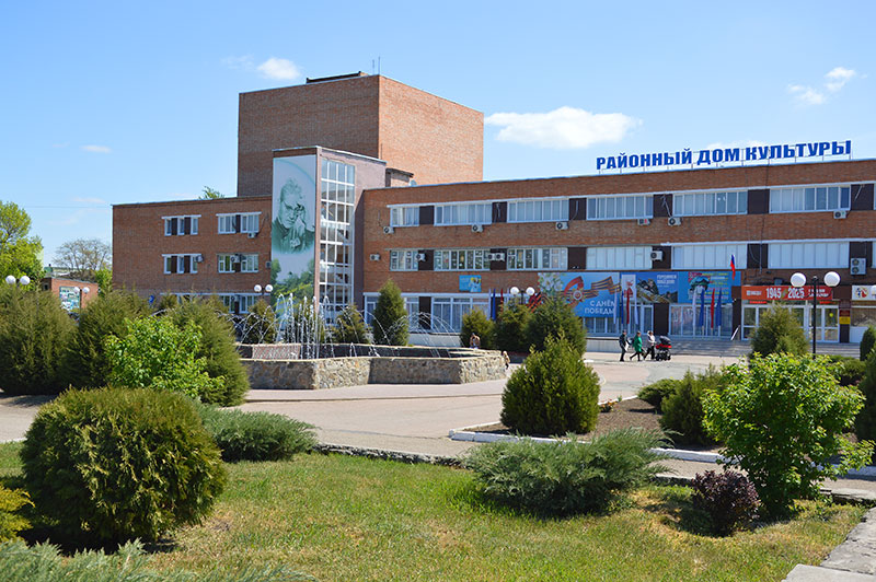 В Семикаракорске заработали городские фонтаны